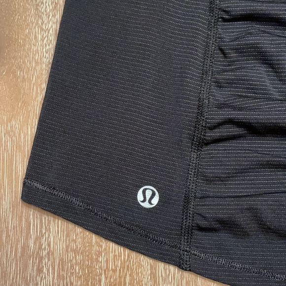Lululemon Runner Up Short Sleeve Tee Size 8 - Picture 5 of 7